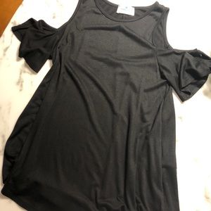 Cold shoulder black tee